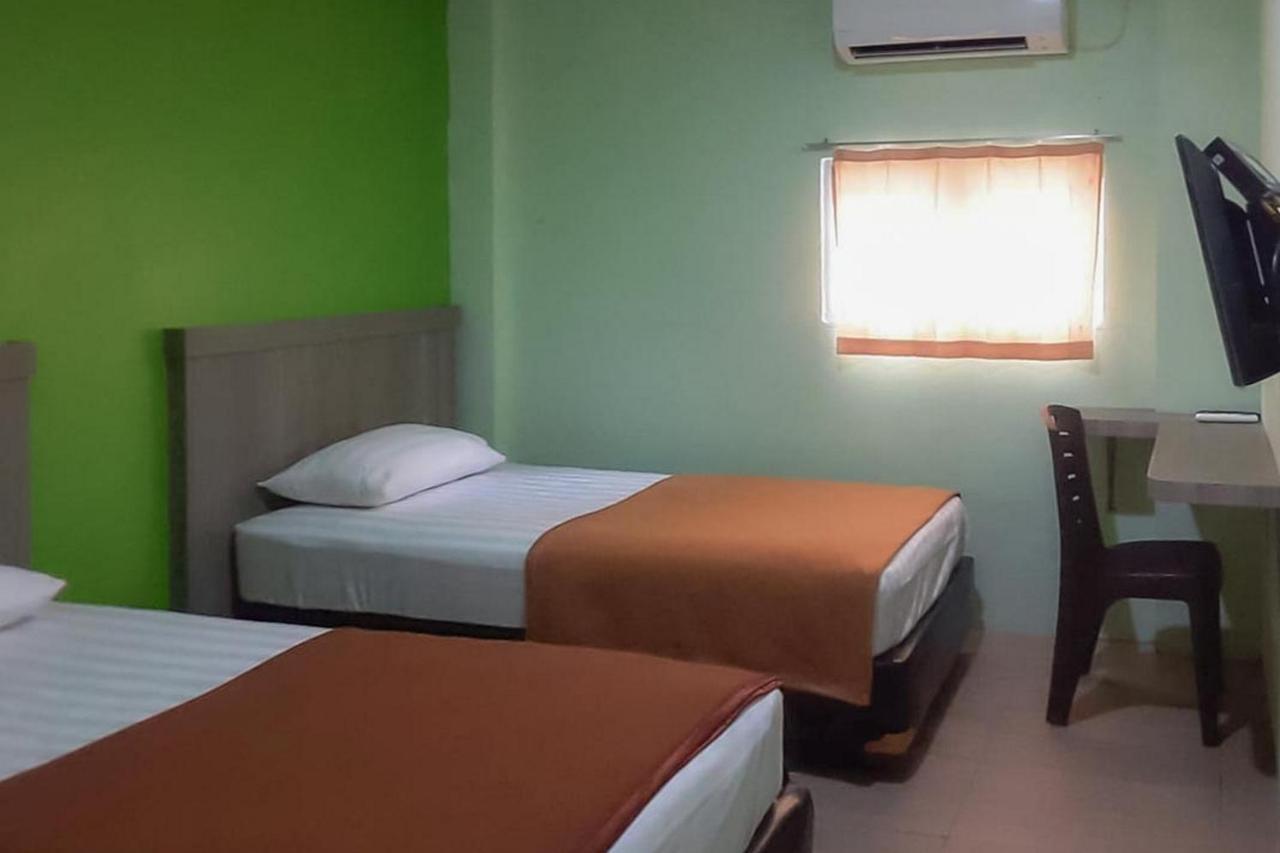 Guest House Anak Raja Pangkalan Bun Syariah Mitra Reddoorz Ngoại thất bức ảnh