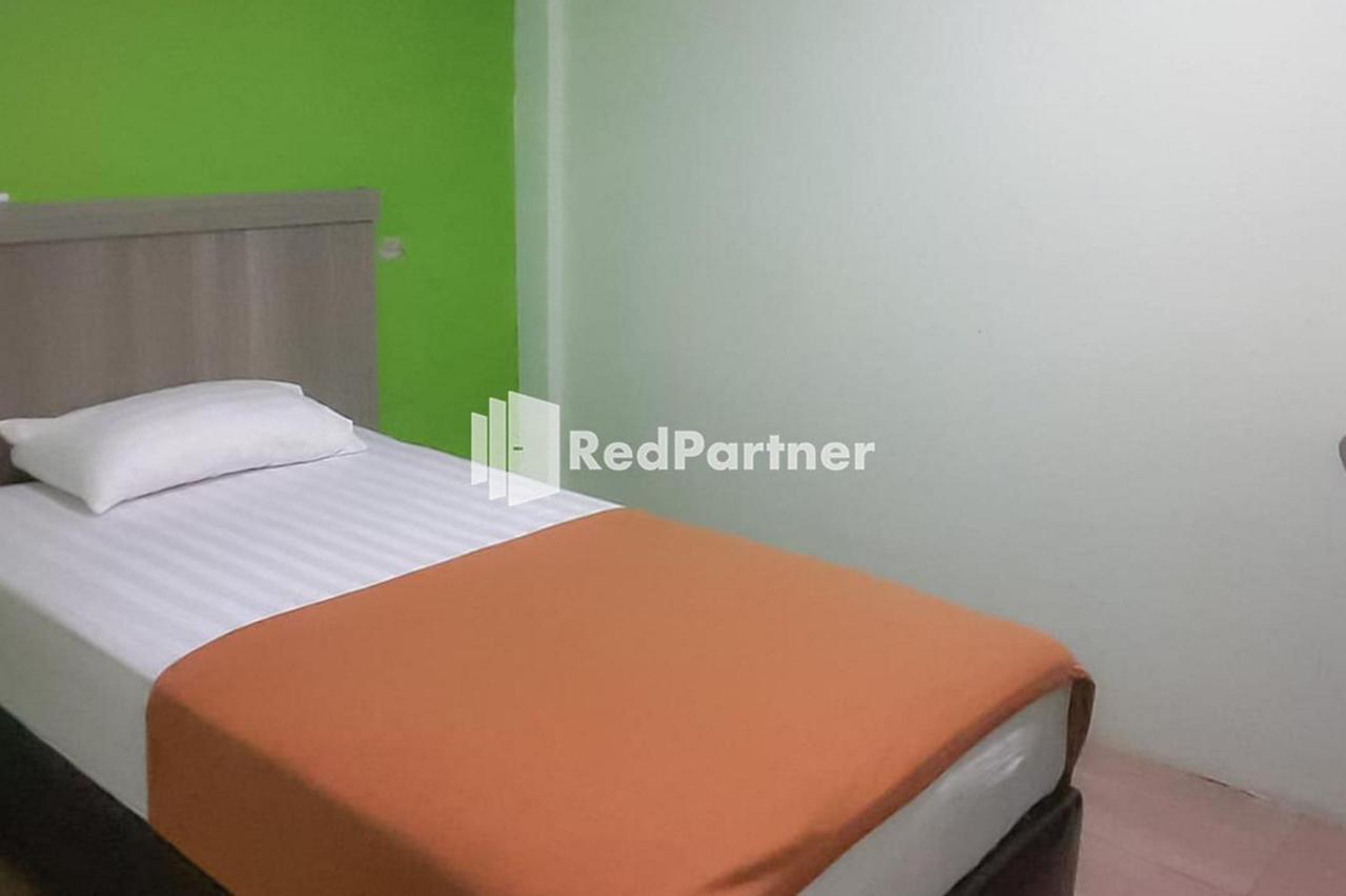 Guest House Anak Raja Pangkalan Bun Syariah Mitra Reddoorz Ngoại thất bức ảnh
